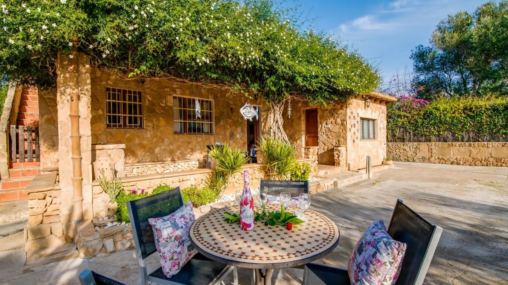 Spacious Country House With Garden Alcúdia 0*,  España