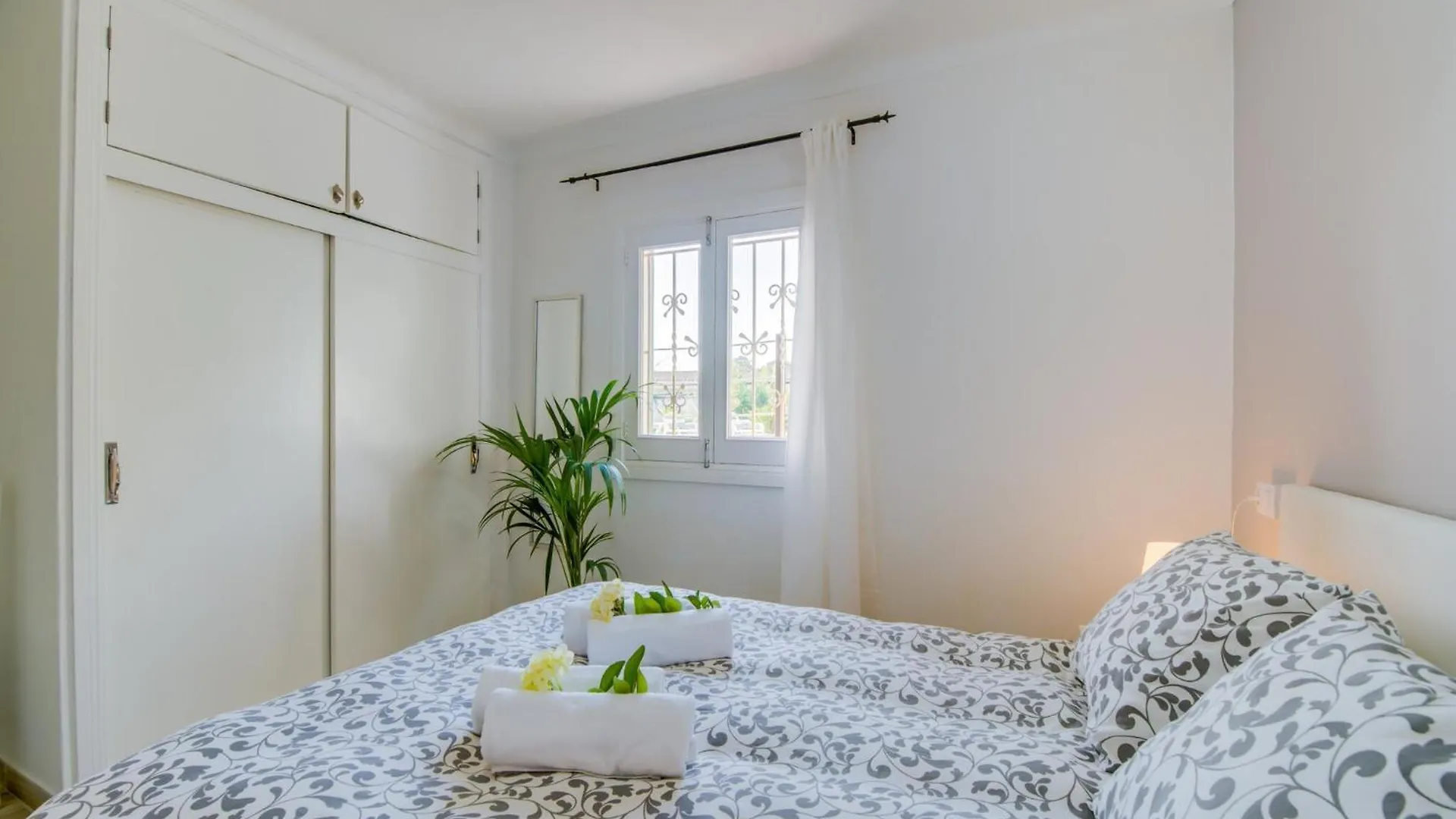 Spacious Country House With Garden Alcúdia Сasa de vacaciones