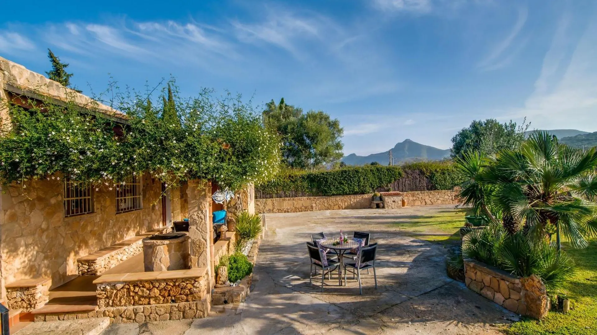 Spacious Country House With Garden Alcúdia
